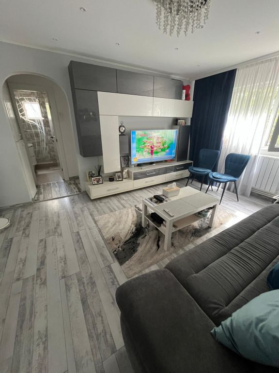 Apartament 3 camere Renovat si Utilat