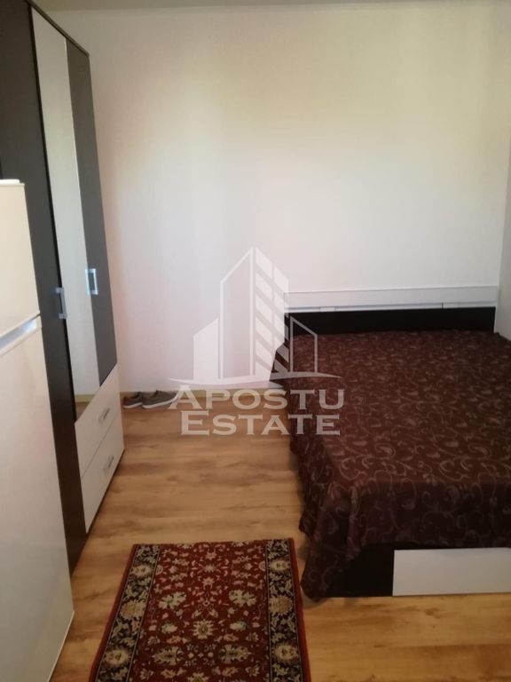 Garsoniera, 20 mp, mansarda, zona Lipovei