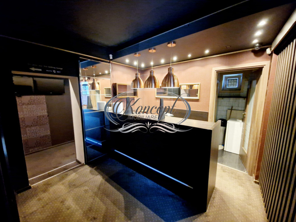 ????️ De închiriat – Insulă comercială 10 mp în comp