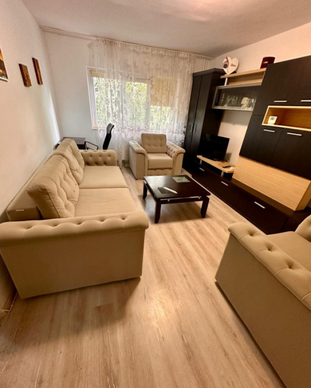 Apartament 2 camere de vanzare - zona Dacia Constanta