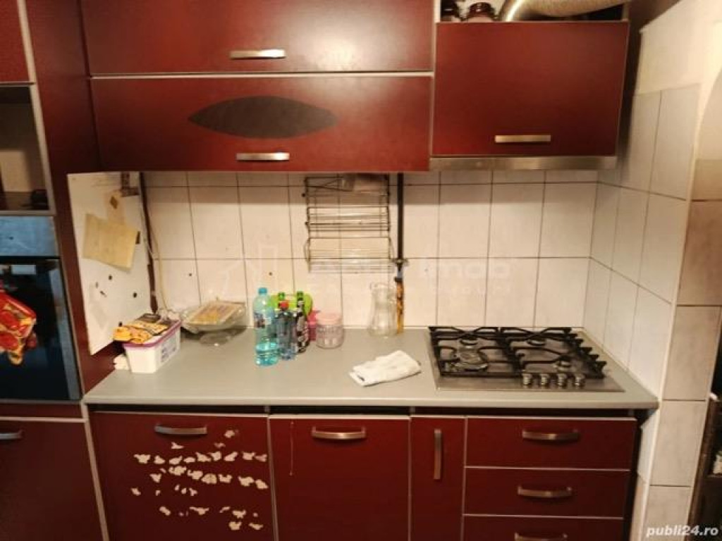 APARTAMENT 3 CAMERE DECOMANDAT INEL 2