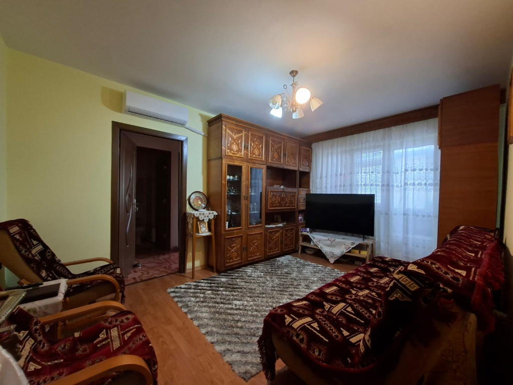 Orizont apartament 3 camere semidec./balcon/mobilat/centrala/etaj 2