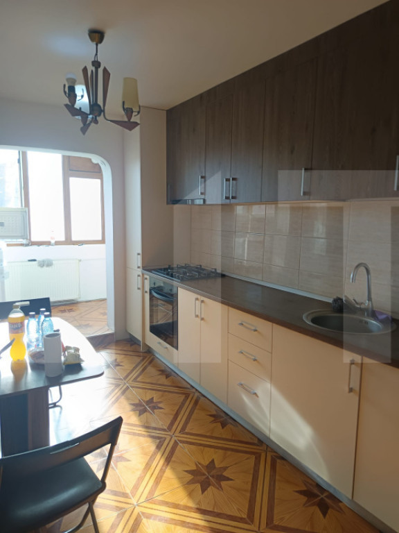 Apartament 4 camere teiul doamnei