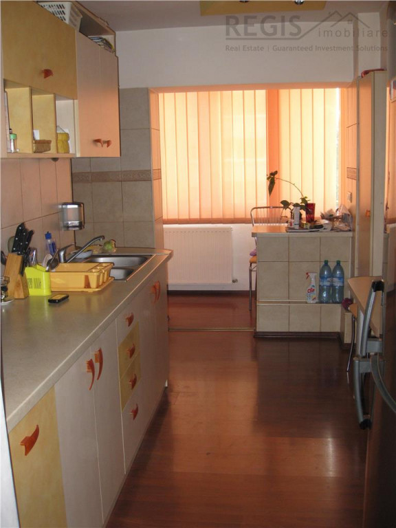 Apartament 3 camere Noua