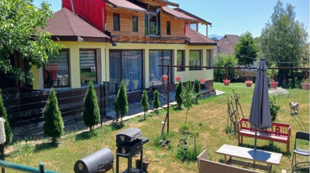 Casa si teren, Loc. Petrila. Jud Hunedoara