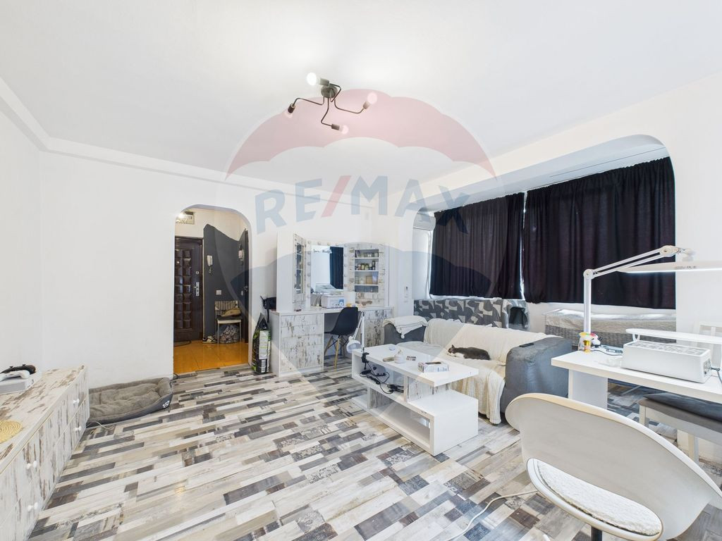 Apartament cu 3 camere de vanzare in zona Doamna Ghica