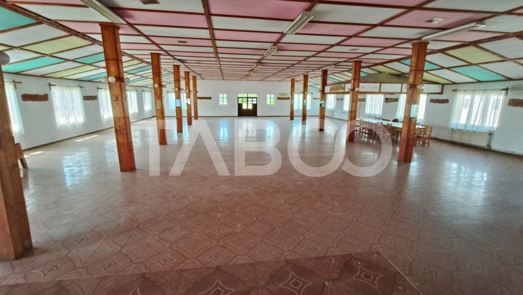 Hala industriala cu parcare de vanzare pe DN 1