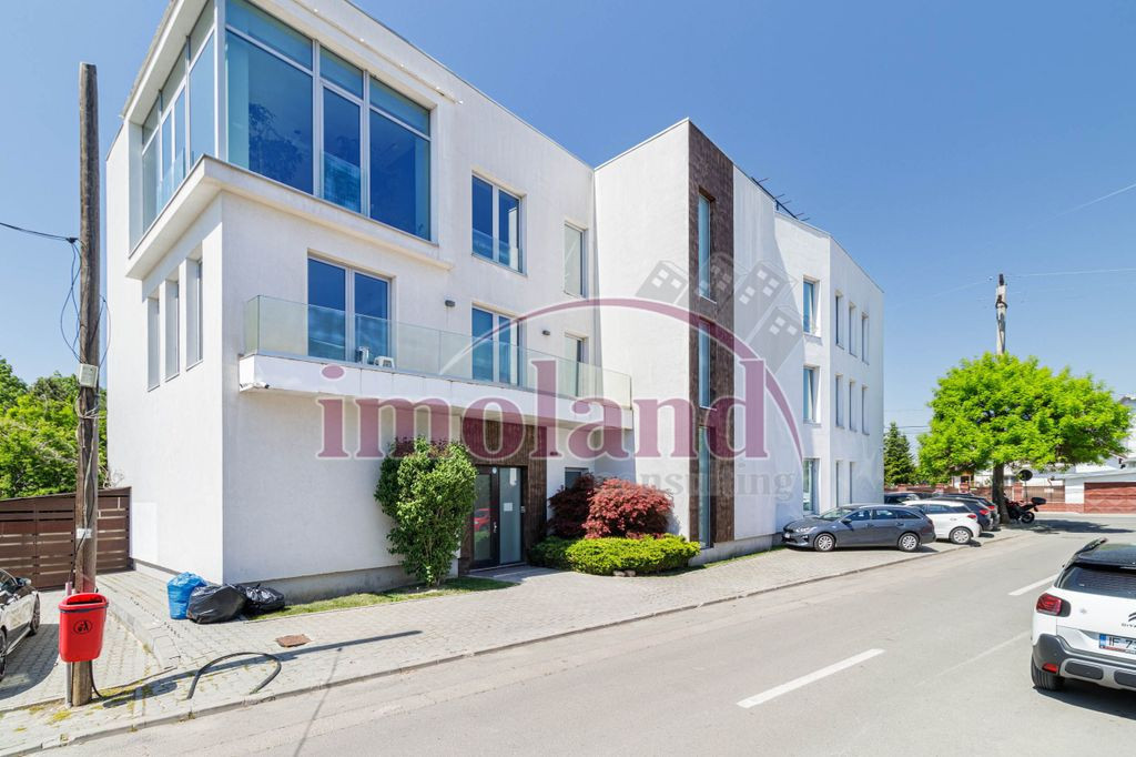 Cladire Birouri cu 30 locuri parcare Pipera