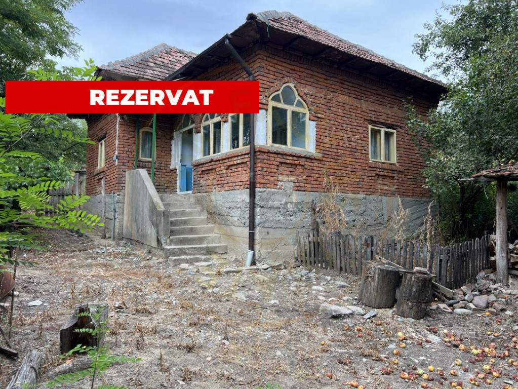 Casa 3 camere +teren 4260 mp livada, zona SUICI -Arges