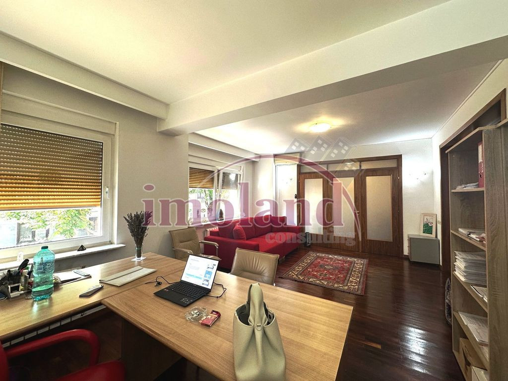 Inchiriere apartament - 4 camere - rezidential/birou - Pr...
