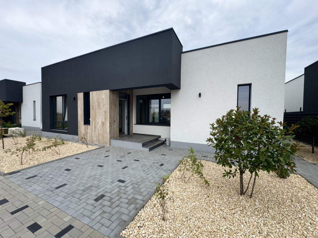 Casa perfectă: individuală, 4 camere, curte, finisaje prem