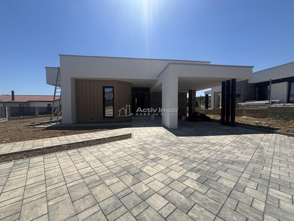 Eleganta si spatiu intr-un cadru natural - vile noi aproape