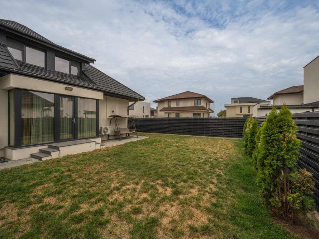 Vila individuala in Tunari l Curte