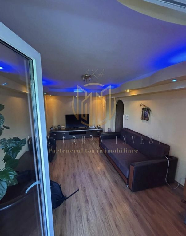 Doamna Ghica Parcul Florilor 3 cam 73 mp , 1988 pret 1130...