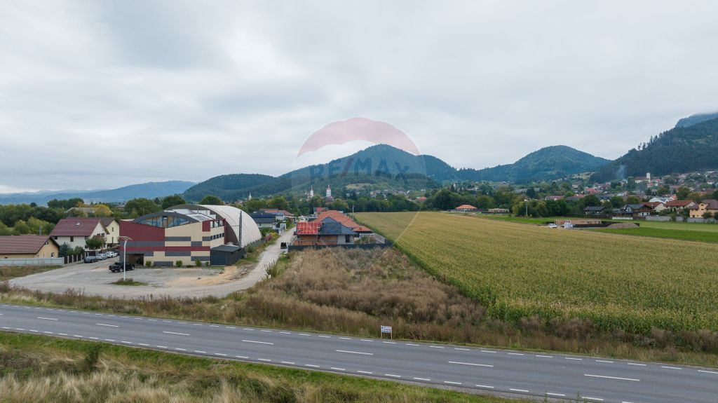 Un lot de casa intrare Sacele 790 mp + 3 loturi de 440mp