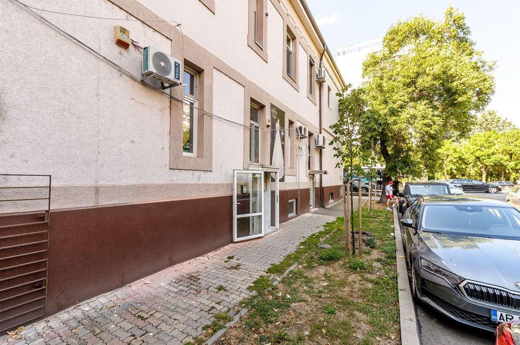 Spațiu comercial cu accesibilitate, str. Bolintineanu, l...