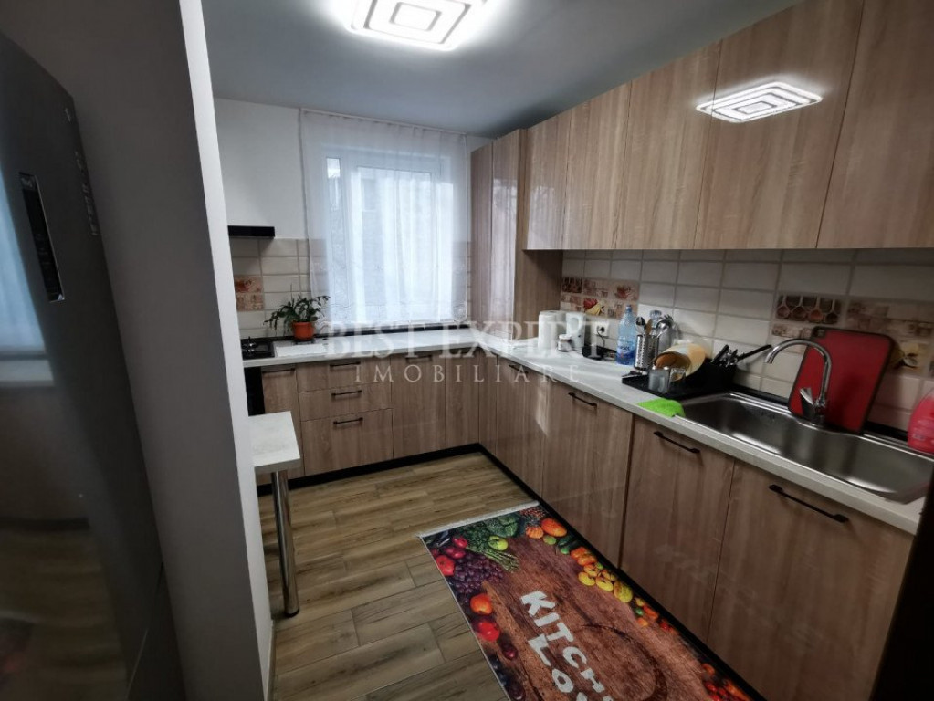 Apartament 3 camere complet renovat, mobilat și utilat –