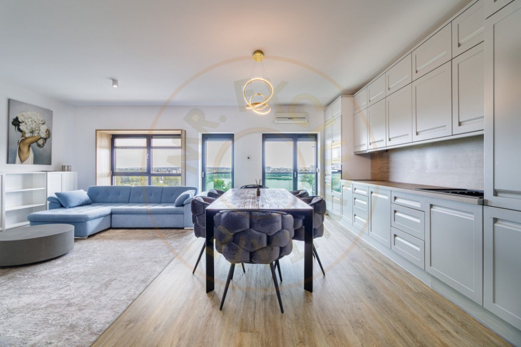 Apartament superb cu vedere panoramica spre lac!