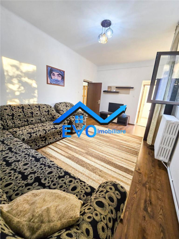 Apartament cu 2 camere, decomandat, zona BCU