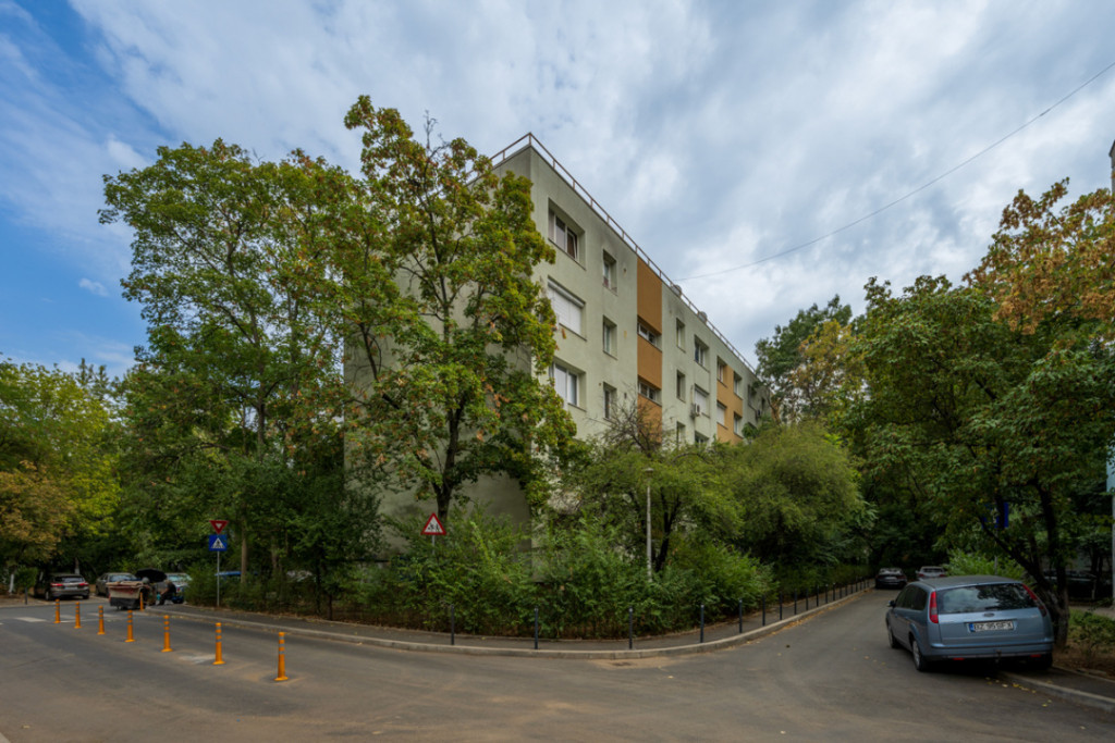 Romancierilor, apartament 3 camere decomandat, 65 mp.