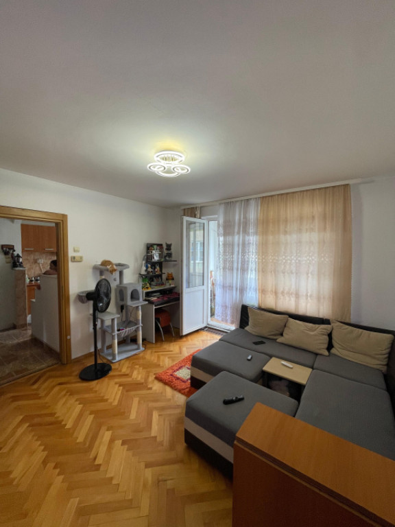 Apartament de vanzare, cu 2 camere, etajul 3, 46 mp, zona po