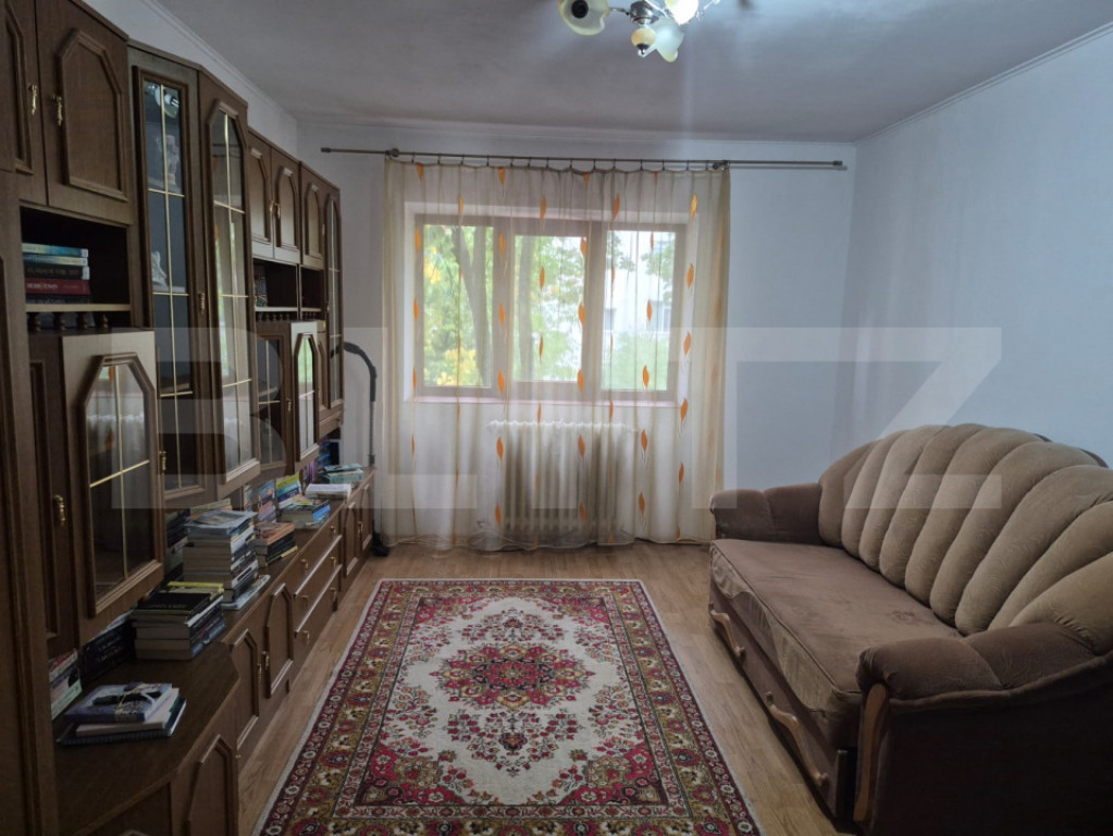 Apartament de inchiriat, cu 2 camere, 50 mp, zona Nicolina