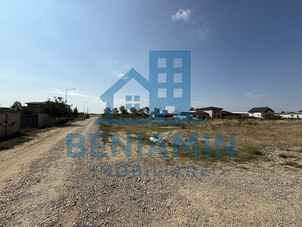 420mp-Intravilan-fix in spate la Metro-zona buna-2 parcel...