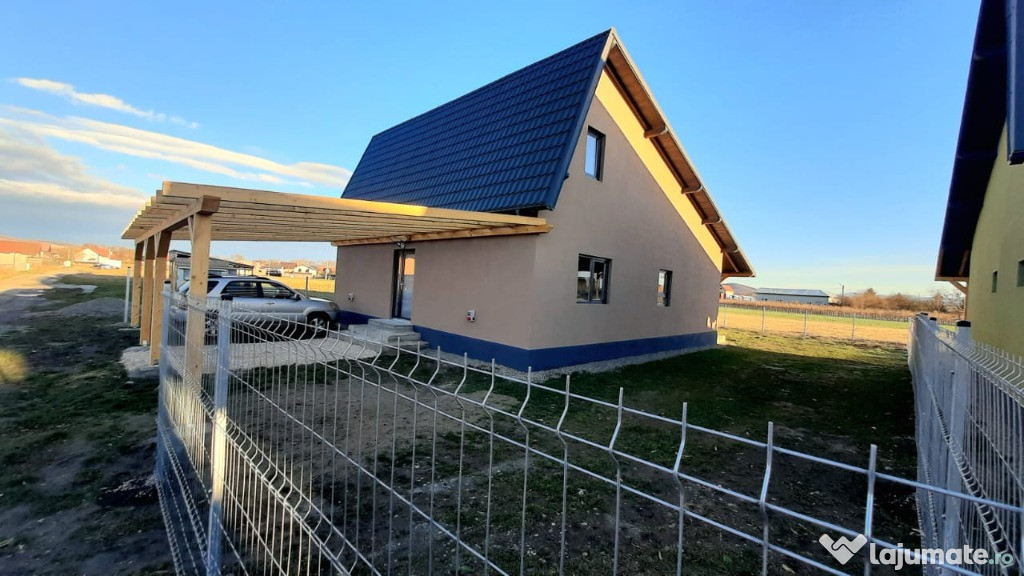 Casa 3 camere pod circulabil de 100 mp - Bod Brasov