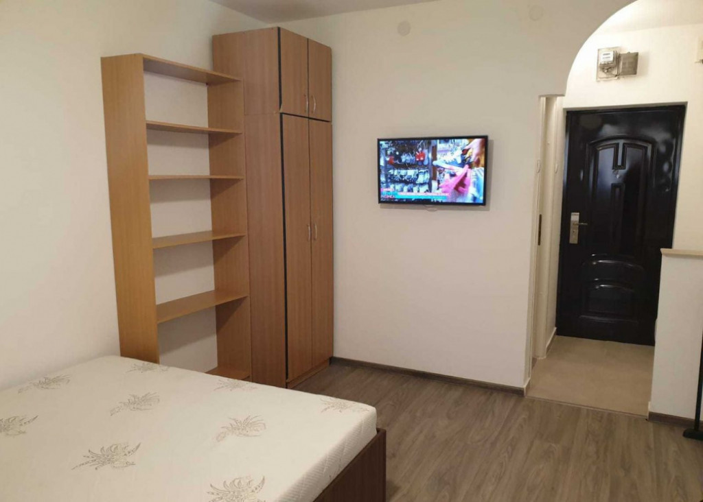 250 euro! Garsoniera Nicolina , totul nou, parter