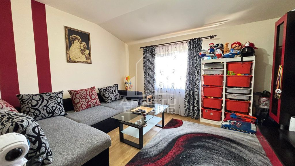 Apartament cu 3 camere in zona Dambovita, centrala termic...