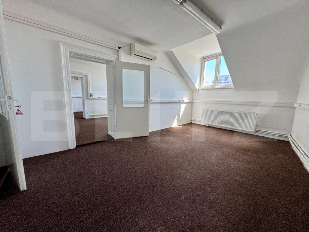 Spațiu de birouri, 120 mp, 5 încăperi – mansardă în c