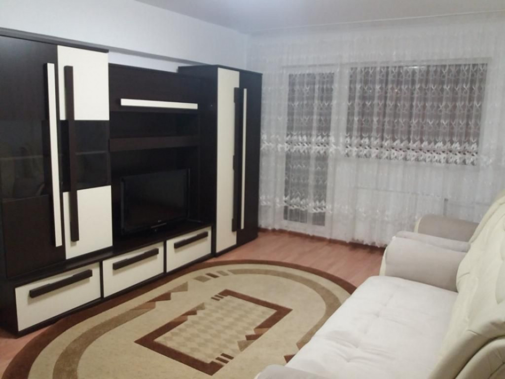 Apartament 2 camere, decomandat, Bdul Republicii, etajul 7/9