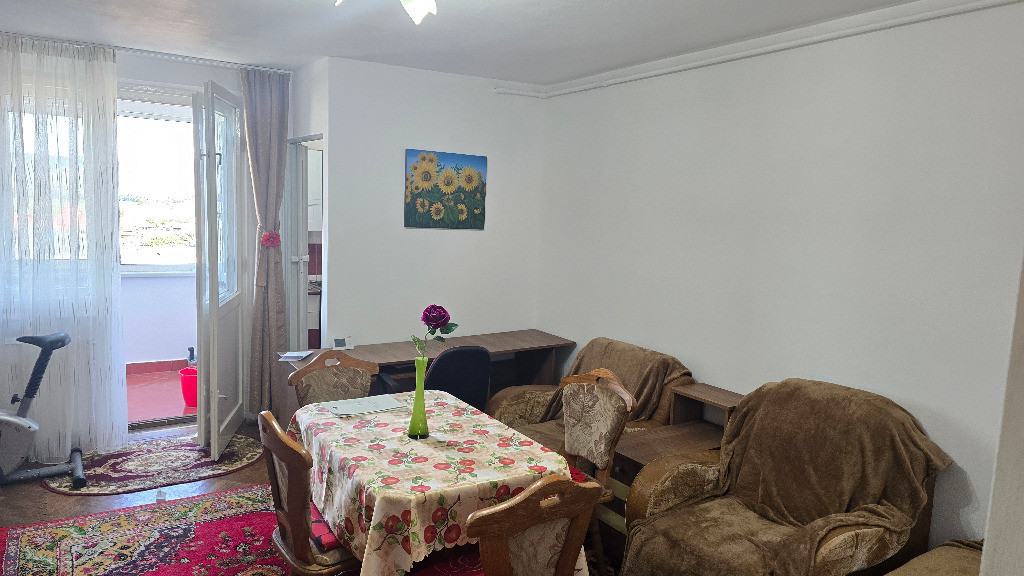 Vand garsoniera in Deva, zona I. Maniu, suprafata utila 31 mp, mobilat