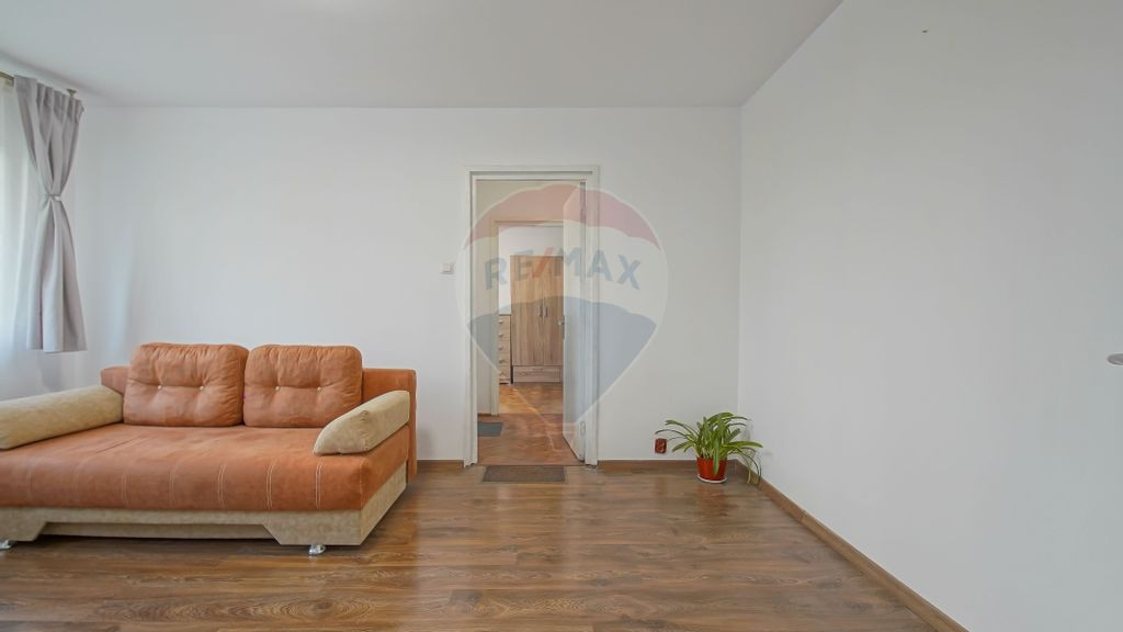Apartament 2 camere semidecomandat modernizat, parcare, s...