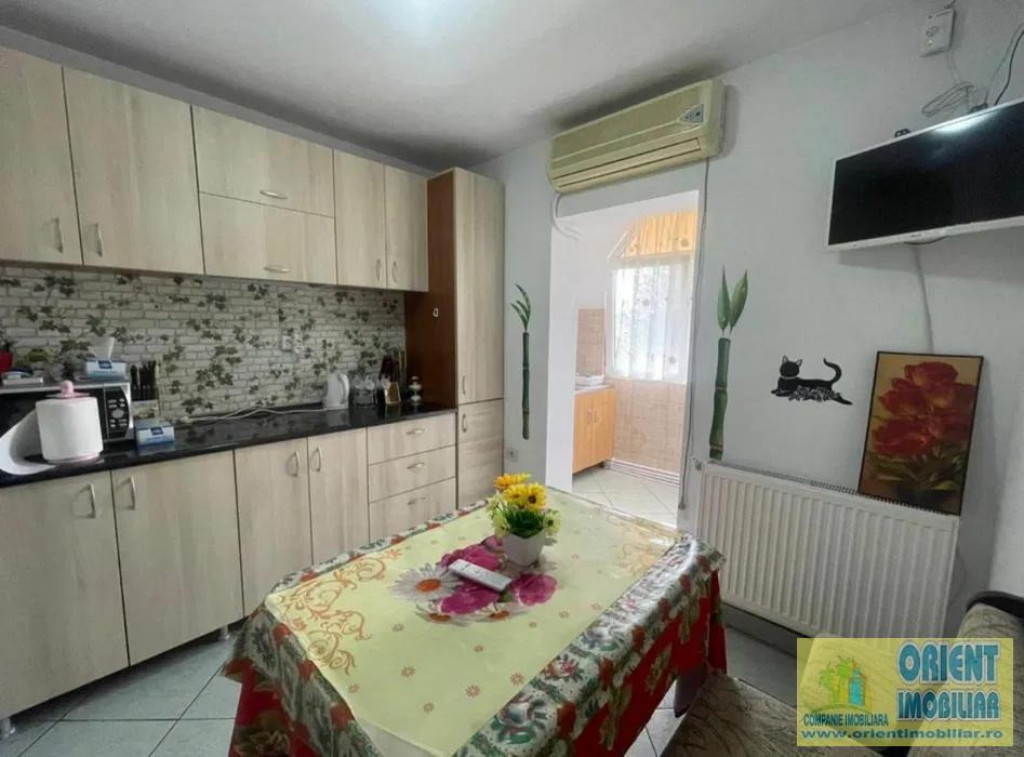 Inel 2, Dezrobirii, decomandat, 2 camere, renovat, gaze