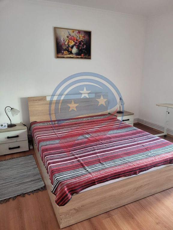 Apartament 2 camere decomandat/de inchiriat/Mc/Central/Cr...