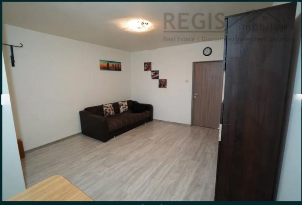 Garsoniera spatioasa Tractorul