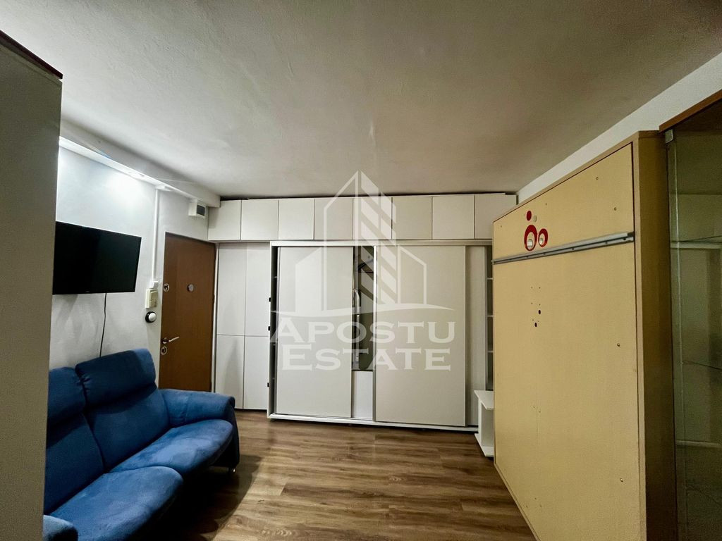 Garsoniera la parter inalt,centrala proprie,zona Aradului