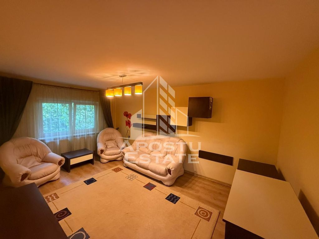 Apartament cu 3 camere ,zona Aradului