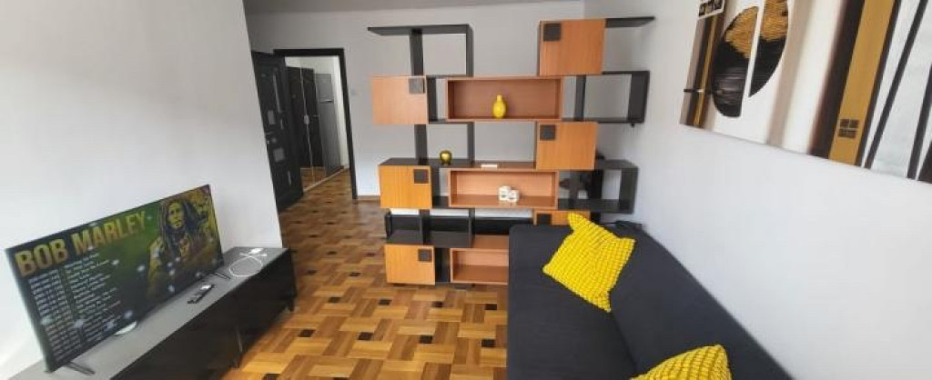 Timpuri noi tineretului piscului etaj 8