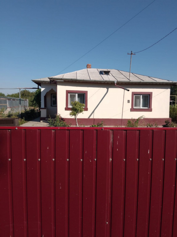 Casă de vânzare în Gârbovi, jud. Ialomița – la doar 7