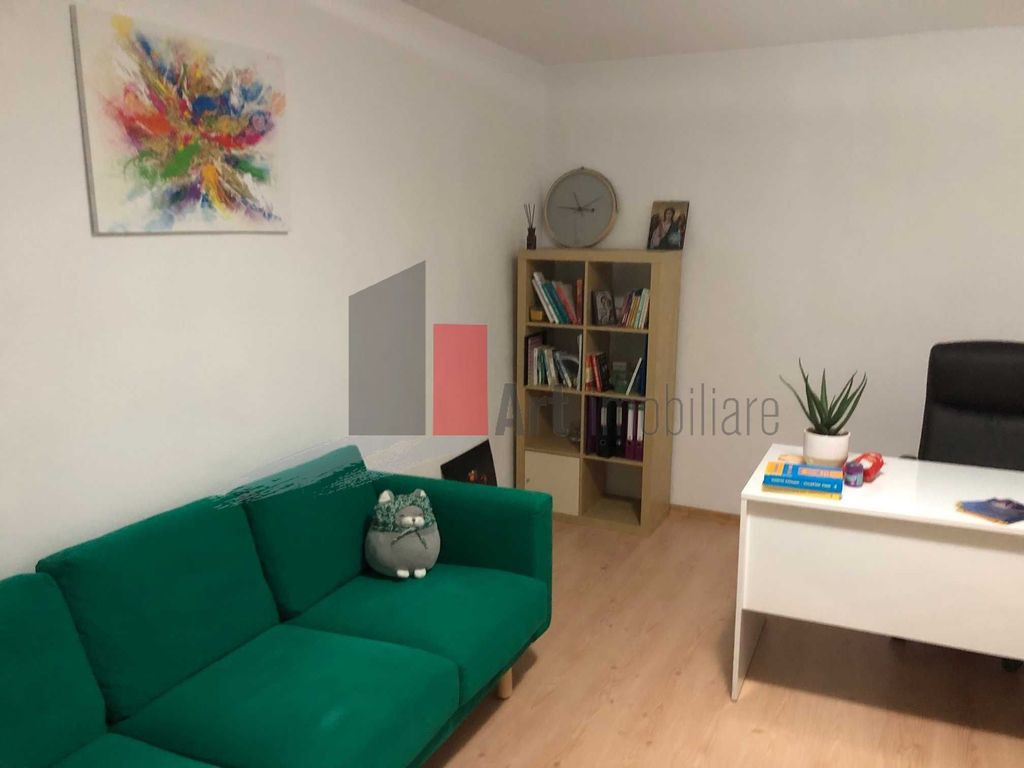 Vânzare apartament decomandat 2 camere Tineretului - Pal...