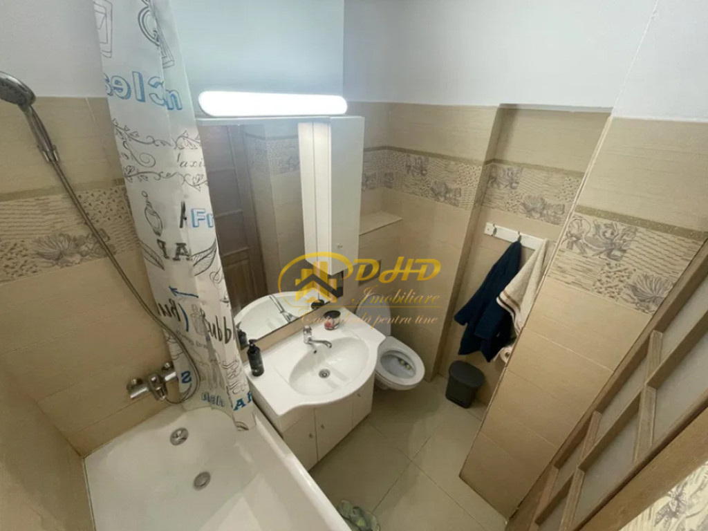 Inchiriez apartament 2 camere, Decomandat, Baza 3