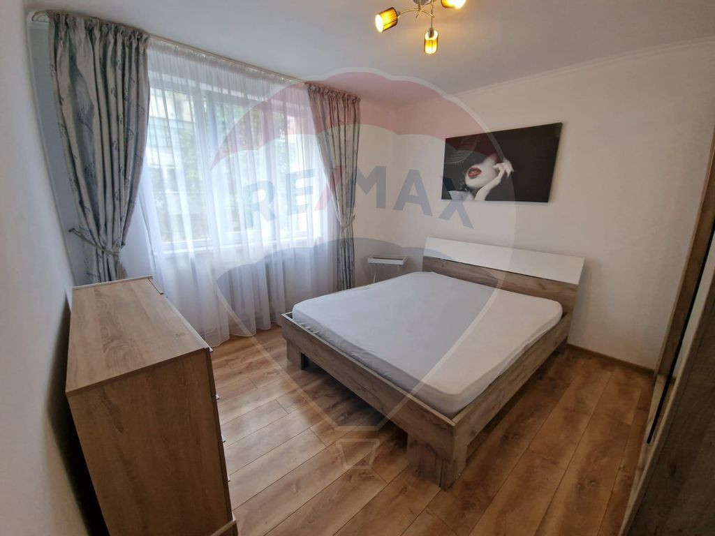 Apartament cu 2 camere de închiriat în zona 1 Mai