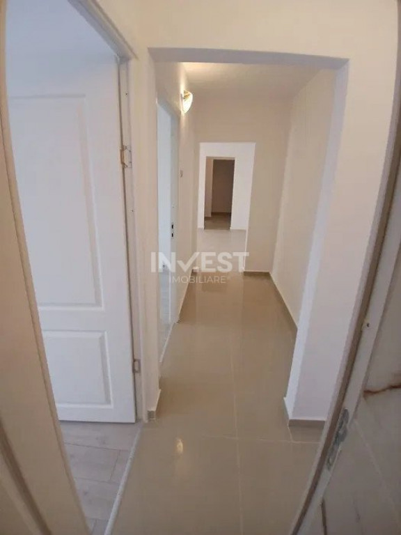 Apartament cu 3 camere de vanzare in zona Zimbru- Renovat