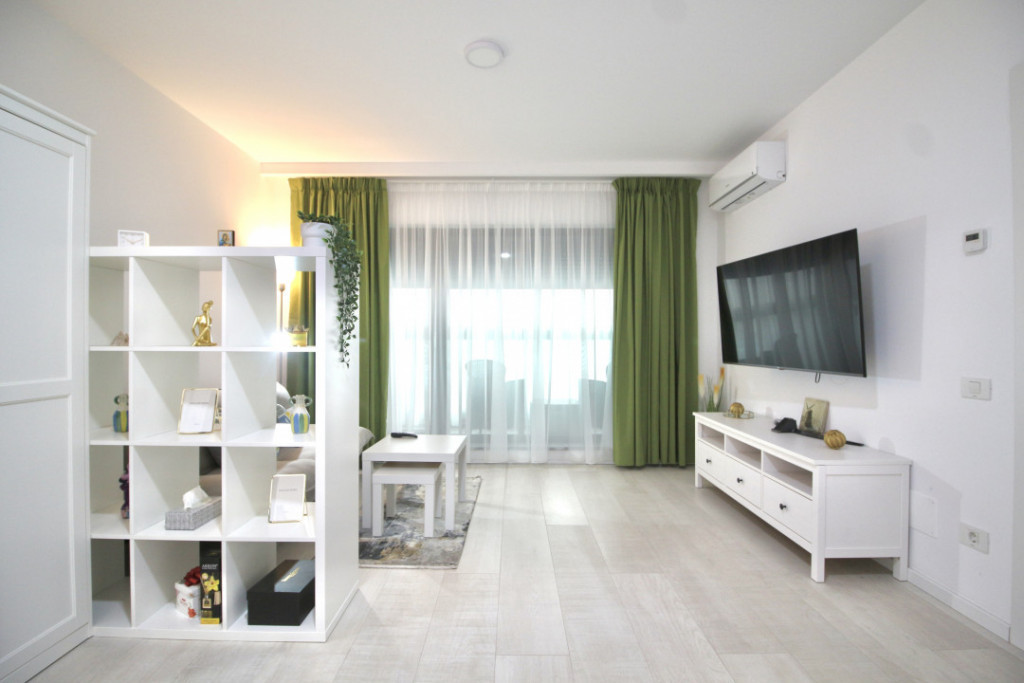 PARCUL CAROL-MITROPOLIT GRIGORE, GARSONIERA COCHETA, BLOC 20