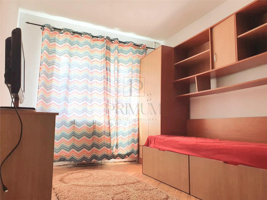 Aradului - 3 camere - spatios - 2 bai - etaj intermediar - Z