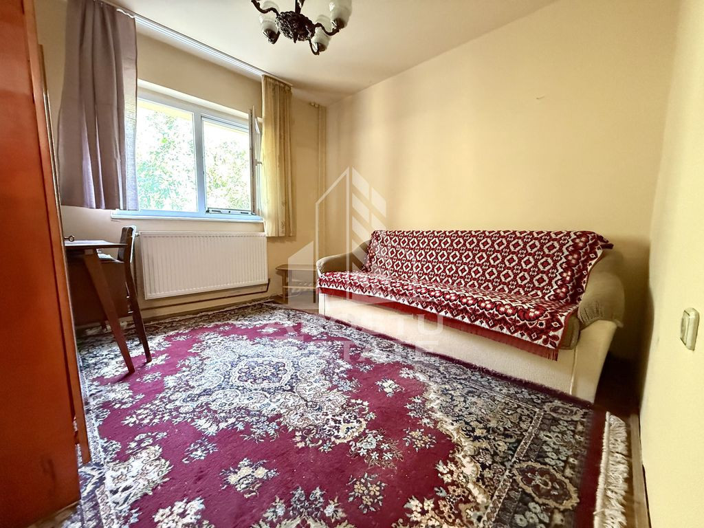 Apartament cu 3 camere, etaj 1, centrala proprie,garaj, z...