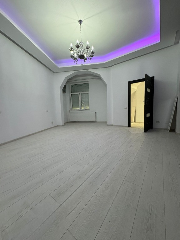 4 Camere Ultracentral - Universitate - 12 Minute Metrou