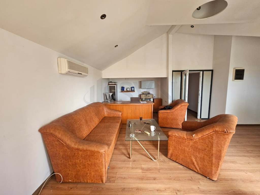 Spatiu comercial I Abator complet utilat si autorizat DSV